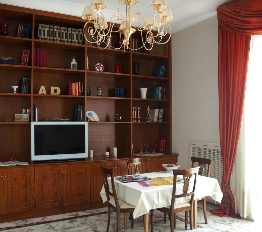 Bed and Breakfast Artis Domus Neapol Zewnętrze zdjęcie